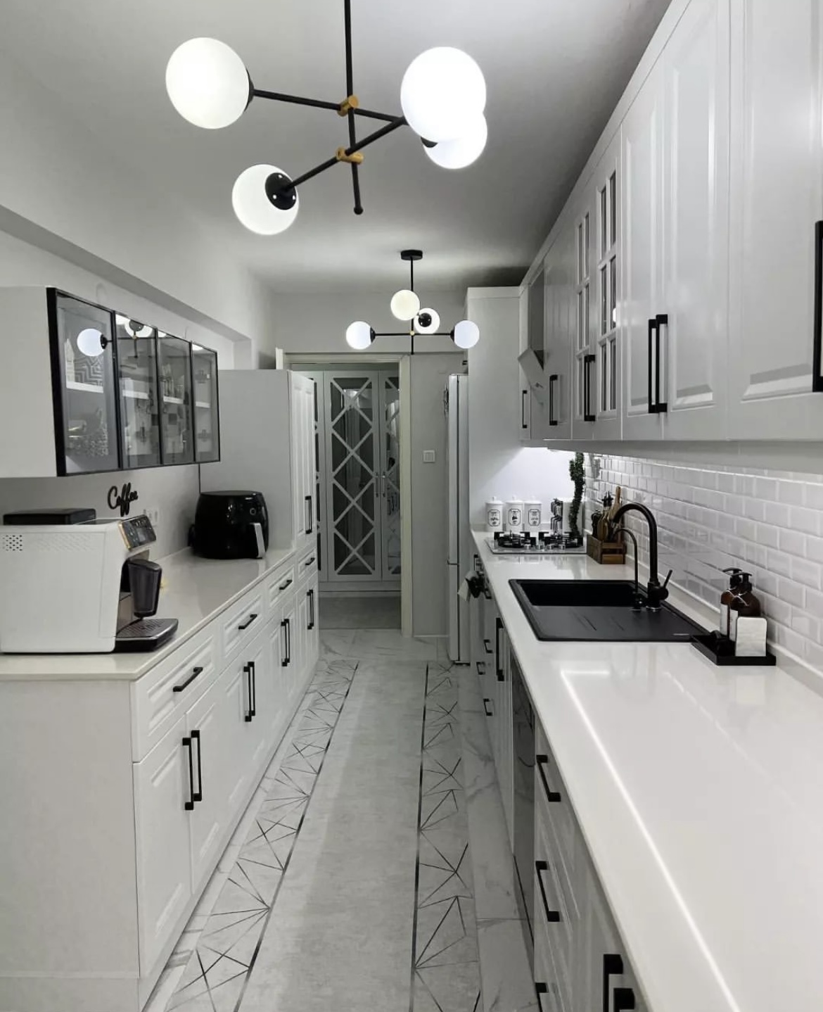 MODERN CUSTOM KITCHEN INSTALLATION