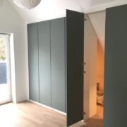 BESPOKE FITTED WARDROBE WITH HIDDEN STORAGE ACCESS